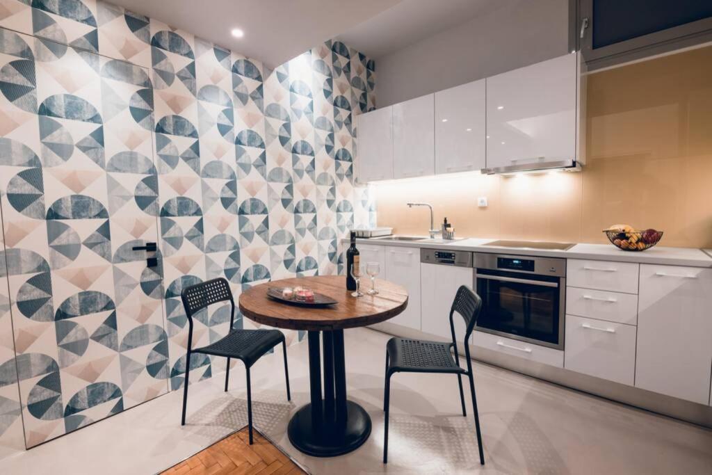 Gk Apartment, Suite Ateny Zewnętrze zdjęcie