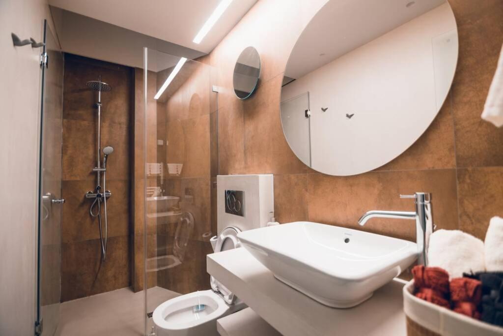 Gk Apartment, Suite Ateny Zewnętrze zdjęcie