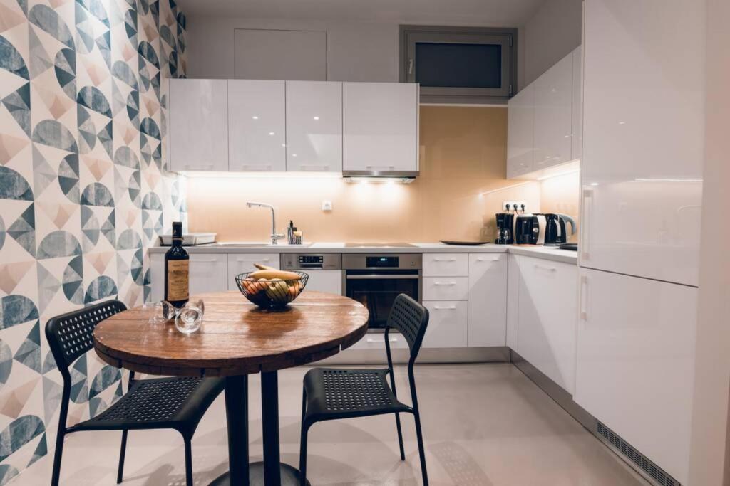 Gk Apartment, Suite Ateny Zewnętrze zdjęcie